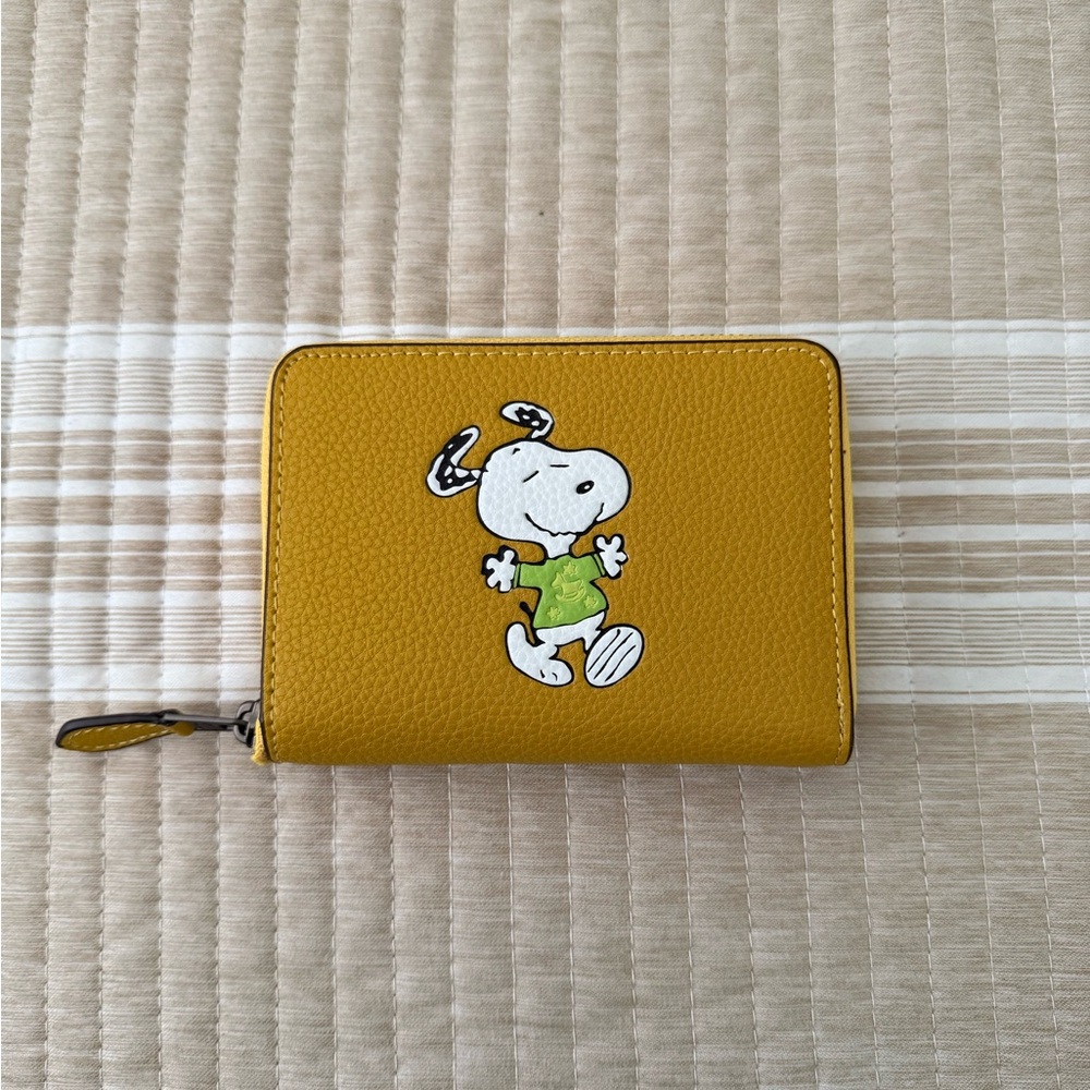 Coach Snoopy Yellow Wallet